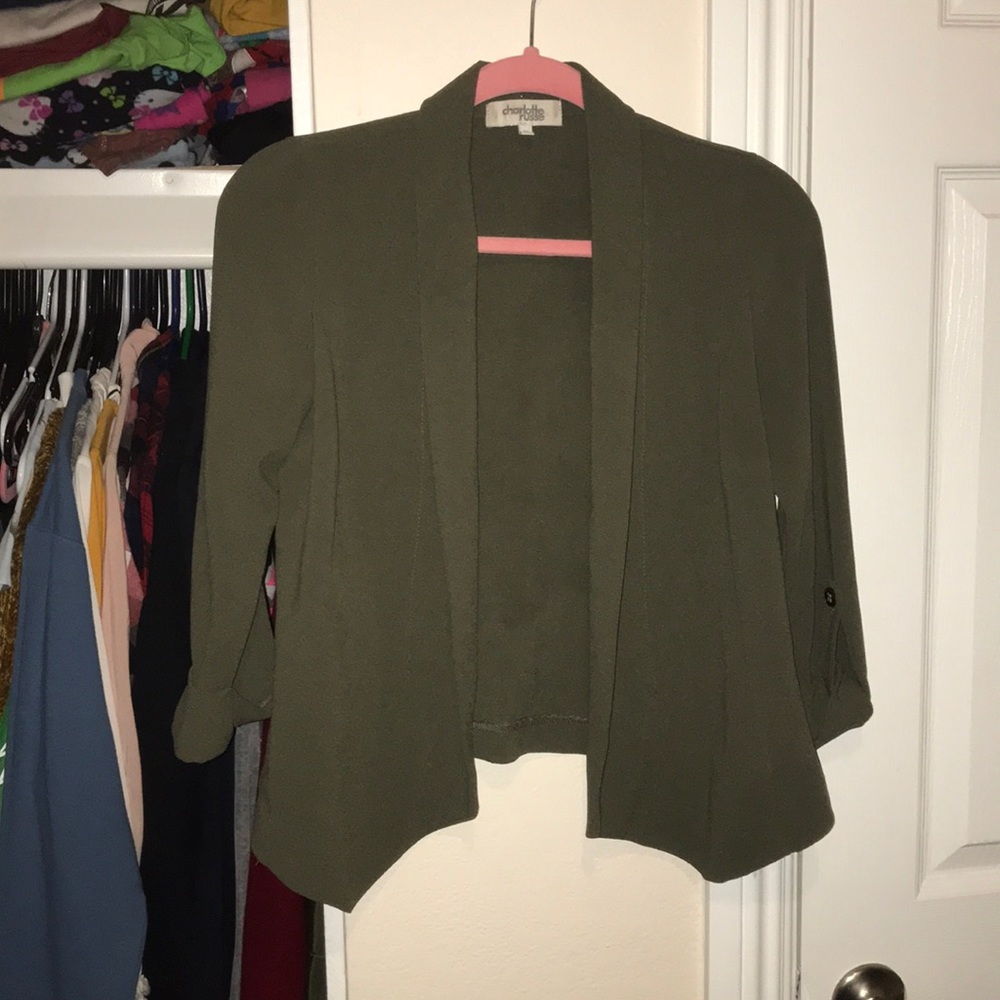 CUTE OLIVE BLAZER!